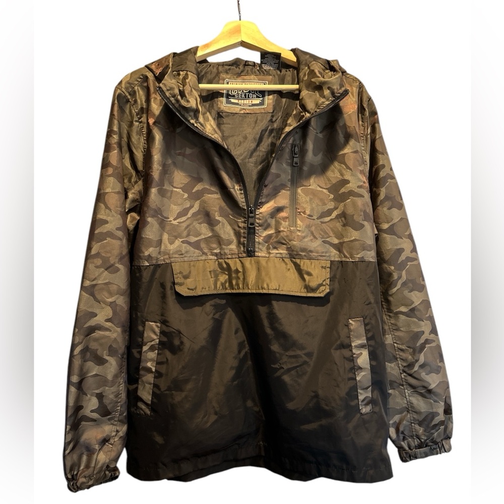 Civil Sektor Camoflauge Pullover Windbreaker, Size Medium